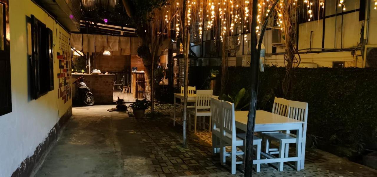Khonesavane Hostel Луанг Прабанг Екстериор снимка